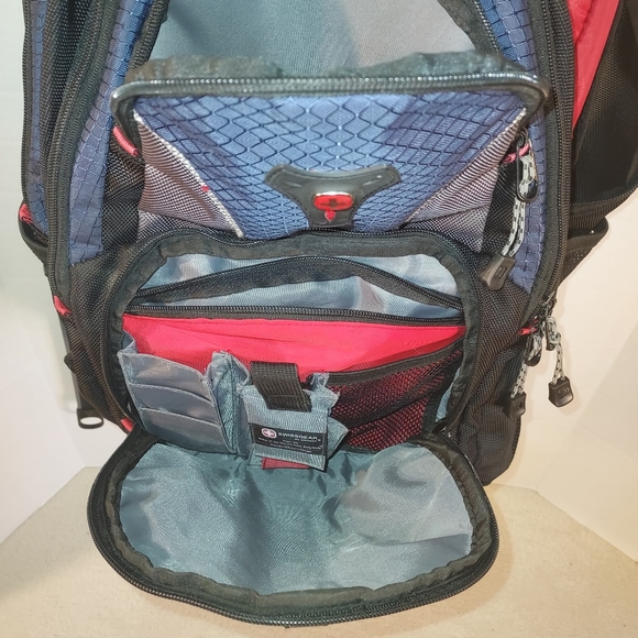 Swiss+Gear by Wenger Colbalt 16" Laptop Backpack - Picture 5 of 10
